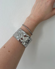 Load image into Gallery viewer, Verity Bangle Gold or Silver
