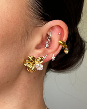 Load image into Gallery viewer, Flower Drop Studs
