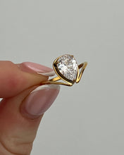 Load image into Gallery viewer, Dewdrop Ring
