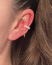 Load image into Gallery viewer, Pearl Ear Cuff
