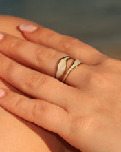 Load image into Gallery viewer, VINX x GLOWYBYCHLOE Beach Wave Ring
