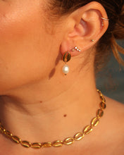 Load image into Gallery viewer, VINX x GLOWYBYCHLOE Shell Pearl Earrings
