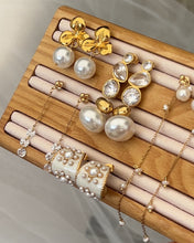 Load image into Gallery viewer, Jess Earrings
