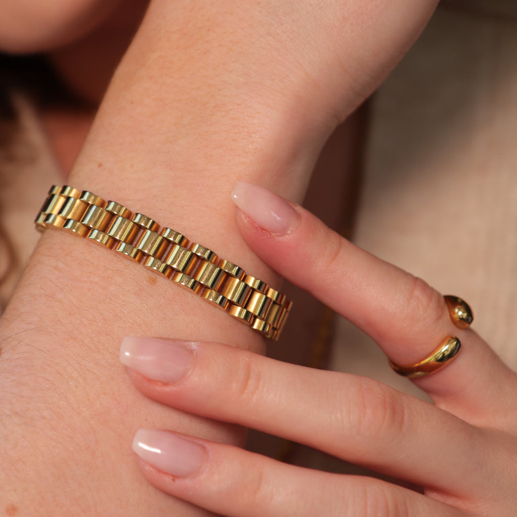 Gold Chain Link Bracelet