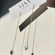 Load image into Gallery viewer, Drop Pearl Earrings
